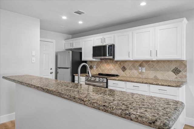 90 N Walden Elms Circle, Spring, TX 77382