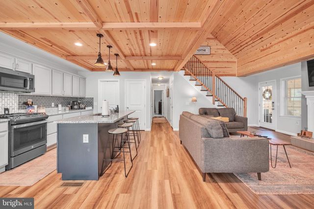 78 HIGH POINT DR, Wardensville, WV 26851