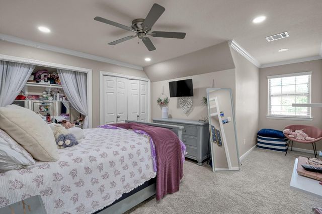 9127 Grand Lake Estates Drive, Montgomery, TX 77316