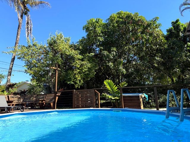 5827 SW 29th St 0, Miami, FL 33155