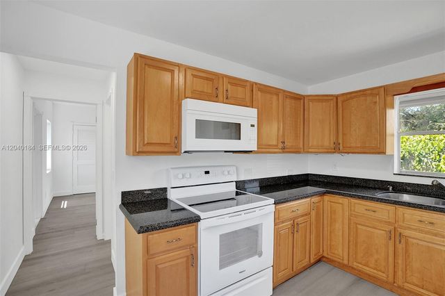 2804 SW 16 Street COTTAGE, Fort Lauderdale, FL 33312
