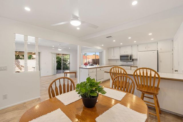 2050 Silver Oak Way, Hemet, CA 92545