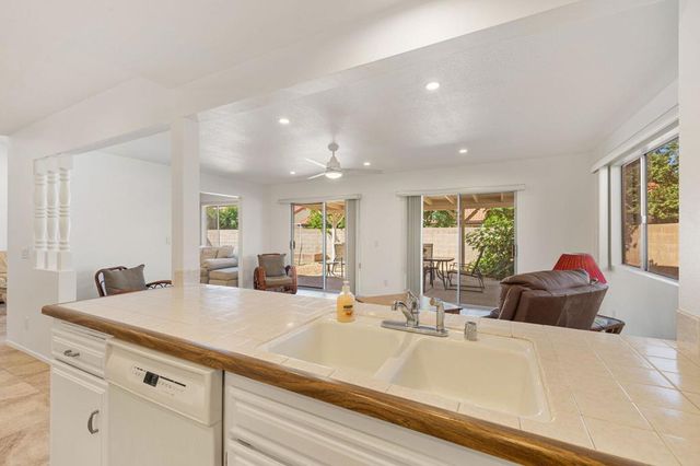 2050 Silver Oak Way, Hemet, CA 92545