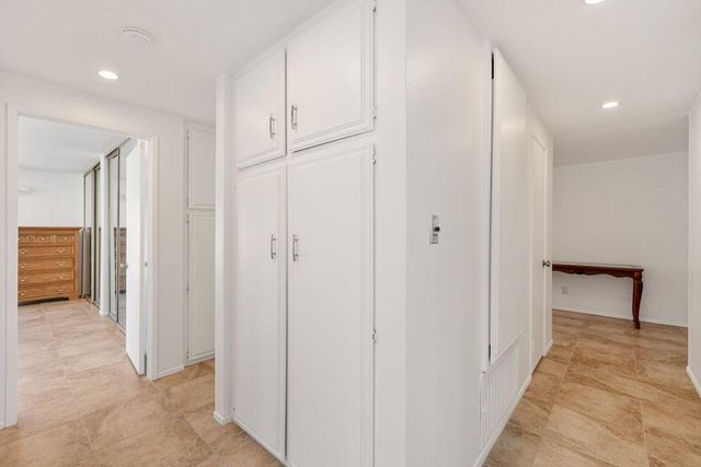 2050 Silver Oak Way, Hemet, CA 92545