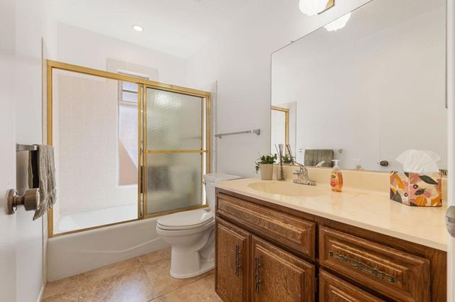 2050 Silver Oak Way, Hemet, CA 92545