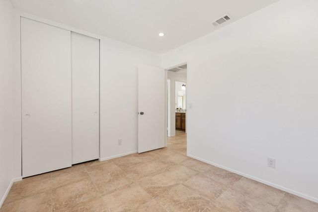 2050 Silver Oak Way, Hemet, CA 92545