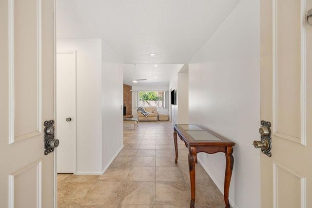 2050 Silver Oak Way, Hemet, CA 92545