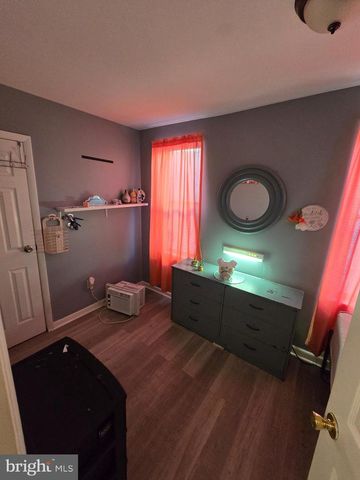 319 E 20TH ST, Chester, PA 19013