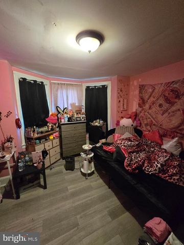 319 E 20TH ST, Chester, PA 19013