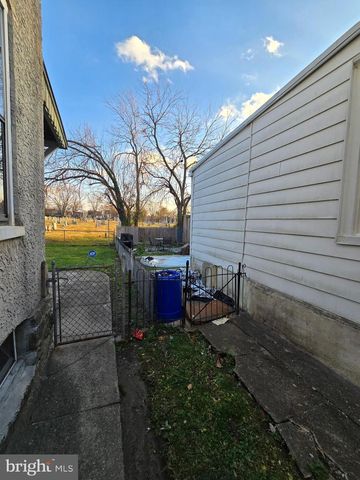 319 E 20TH ST, Chester, PA 19013