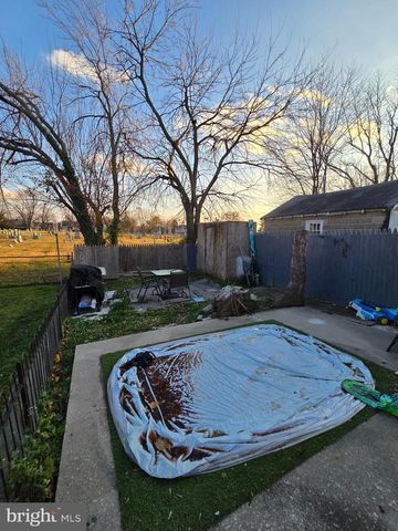 319 E 20TH ST, Chester, PA 19013