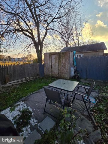 319 E 20TH ST, Chester, PA 19013