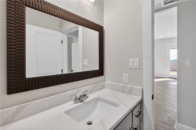 160 Turnrow Cove, Snook, TX 77878