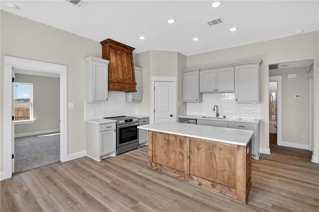 160 Turnrow Cove, Snook, TX 77878