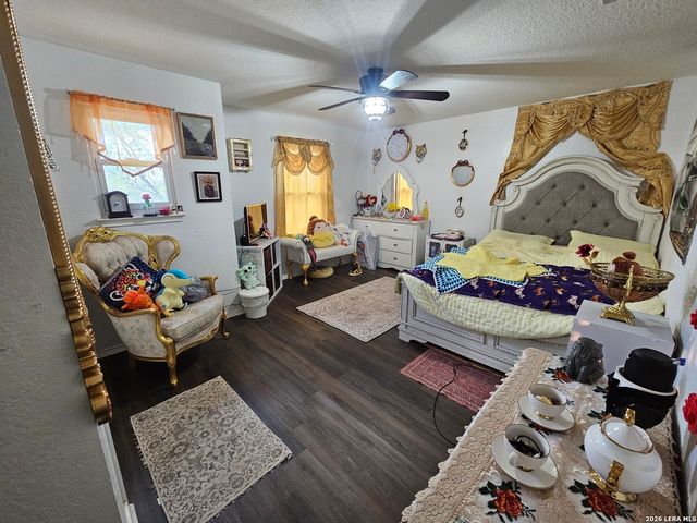 9410 Hacienda Acres, San Antonio, TX 78245