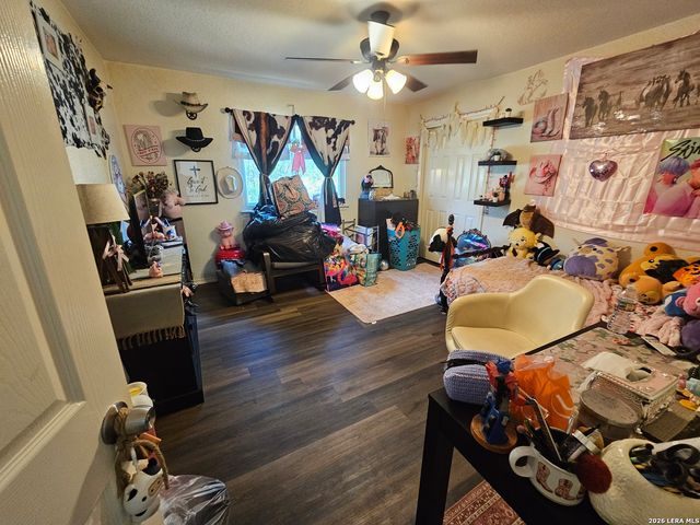 9410 Hacienda Acres, San Antonio, TX 78245