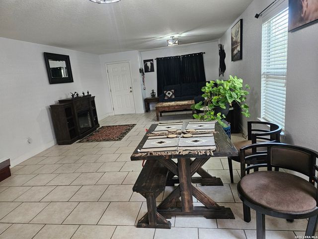 9410 Hacienda Acres, San Antonio, TX 78245