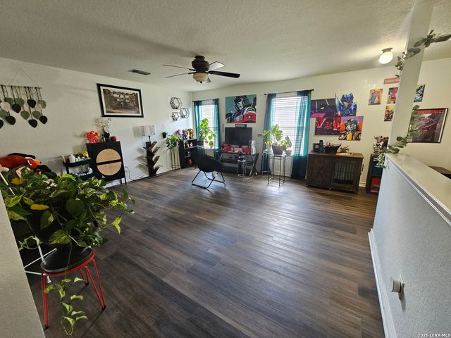 9410 Hacienda Acres, San Antonio, TX 78245