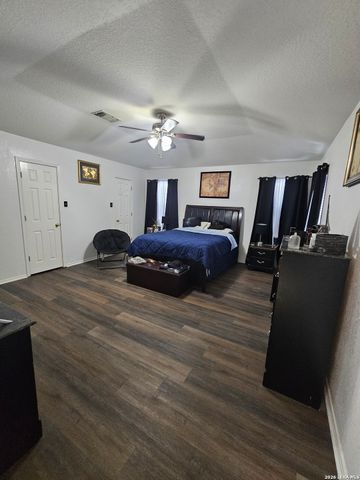 9410 Hacienda Acres, San Antonio, TX 78245