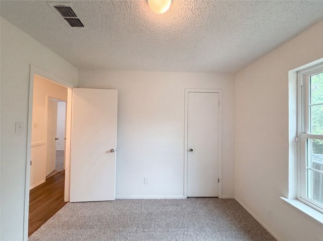 512 Lake Crest Parkway, Azle, TX 76020