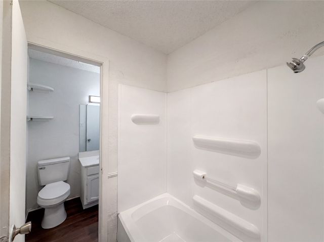 512 Lake Crest Parkway, Azle, TX 76020