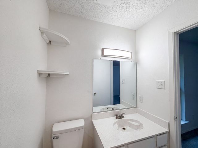 512 Lake Crest Parkway, Azle, TX 76020