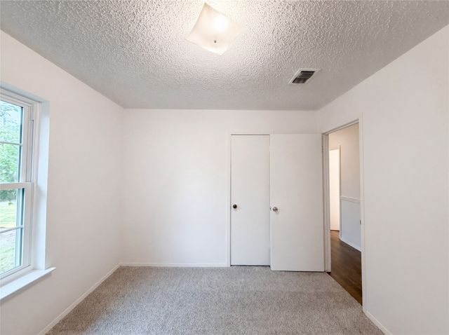 512 Lake Crest Parkway, Azle, TX 76020