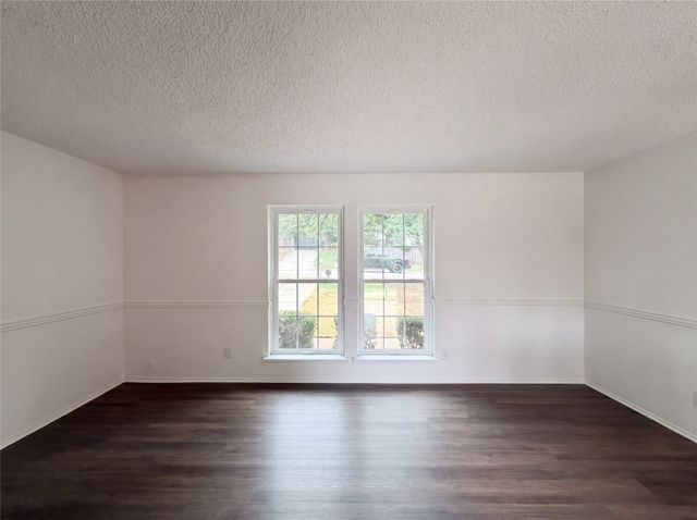 512 Lake Crest Parkway, Azle, TX 76020