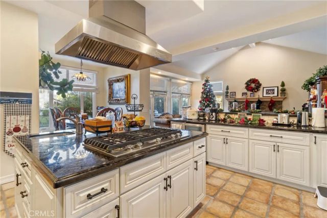 2 Colina, Rolling Hills Estates, CA 90274