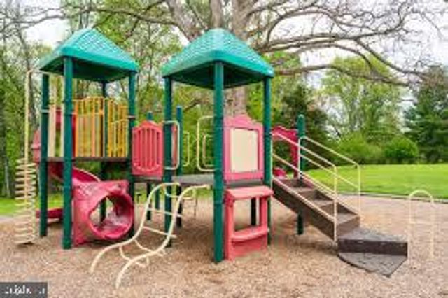 15108 WINESAP DR, North Potomac, MD 20878