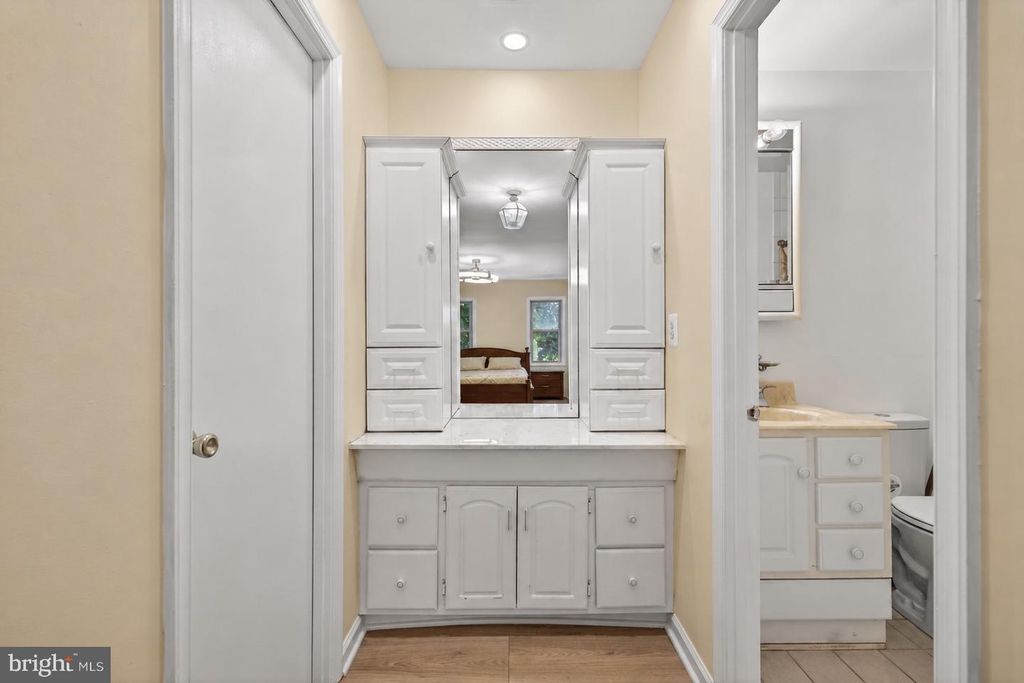 Image 15 of property listing at 15108 WINESAP DR, North Potomac, MD 20878