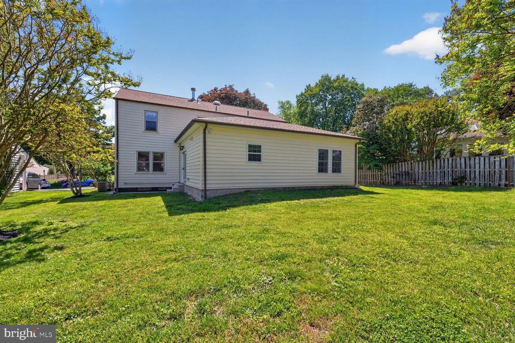 Image 29 of property listing at 15108 WINESAP DR, North Potomac, MD 20878