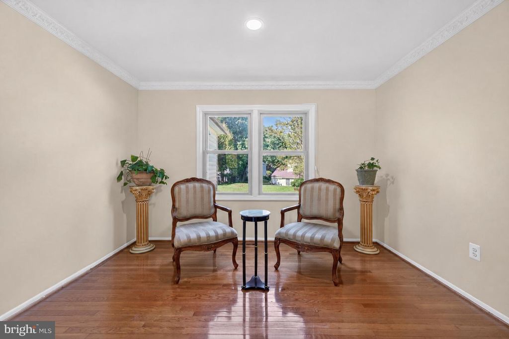 Image 8 of property listing at 15108 WINESAP DR, North Potomac, MD 20878