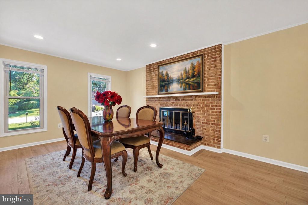 Image 9 of property listing at 15108 WINESAP DR, North Potomac, MD 20878