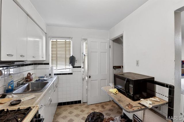 1941 Farrell Drive, St Louis, MO 63133