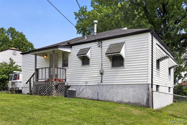 1941 Farrell Drive, St Louis, MO 63133