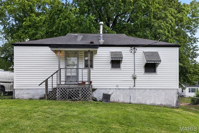 1941 Farrell Drive, St Louis, MO 63133