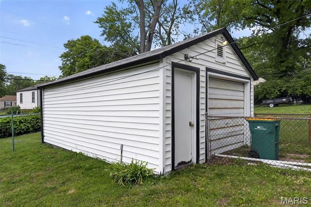 1941 Farrell Drive, St Louis, MO 63133