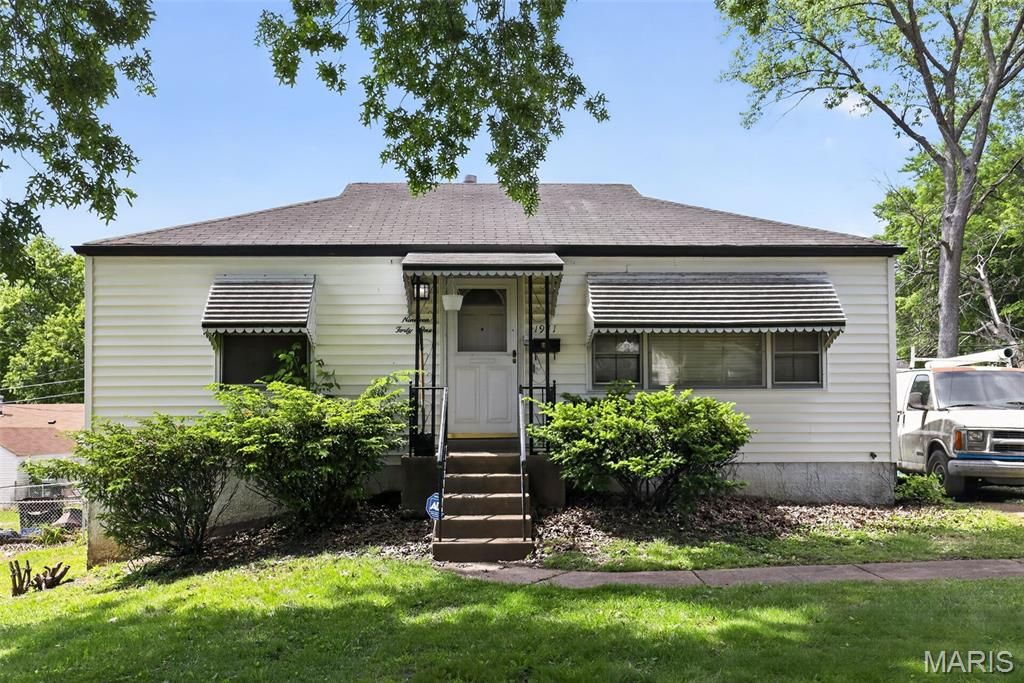 1941 Farrell Drive, St Louis, MO 63133