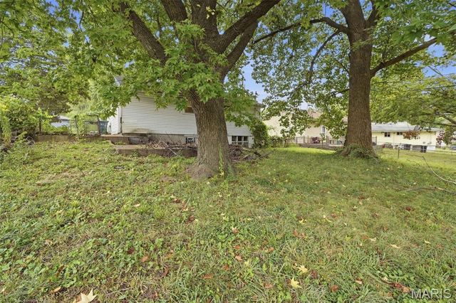 5613 Sanborn Drive, St Louis, MO 63121