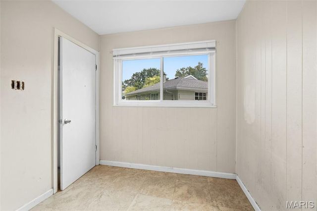 5613 Sanborn Drive, St Louis, MO 63121