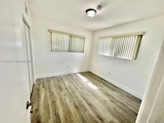 1894 NW 53rd St, Miami, FL 33142