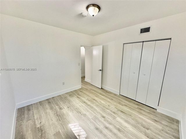 1894 NW 53rd St, Miami, FL 33142