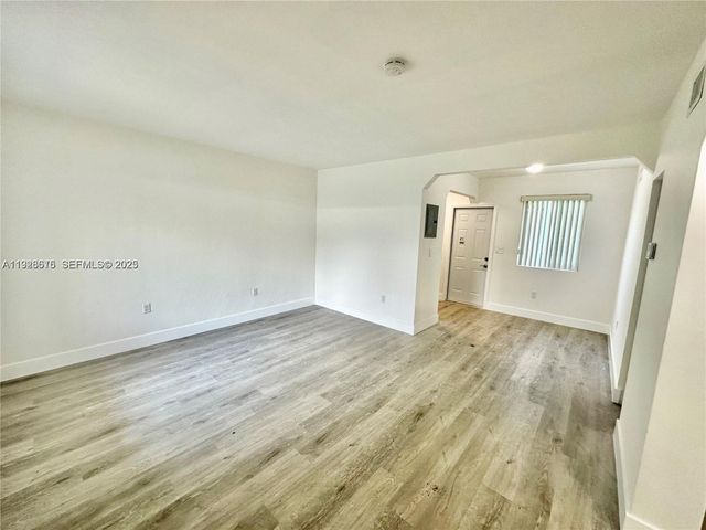 1894 NW 53rd St, Miami, FL 33142