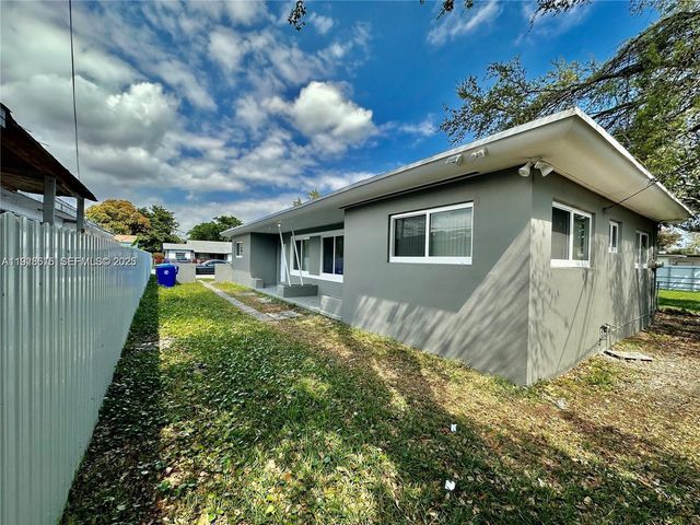 1894 NW 53rd St, Miami, FL 33142