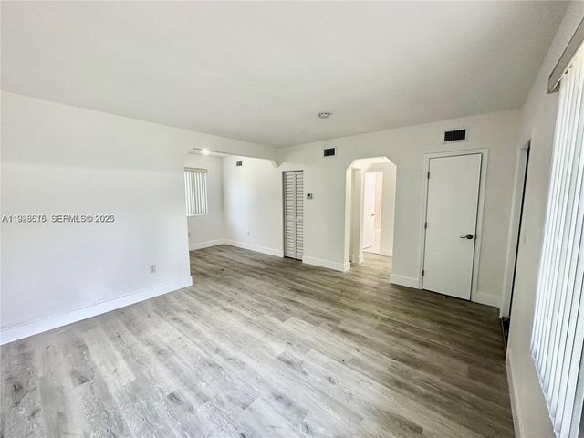 1894 NW 53rd St, Miami, FL 33142