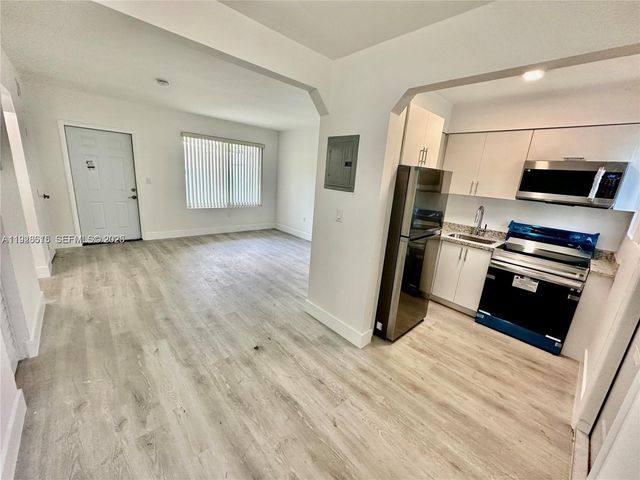 1894 NW 53rd St, Miami, FL 33142