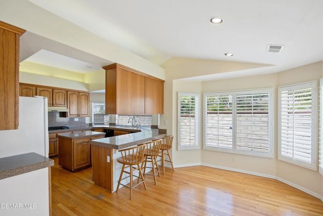 5490 Wembly Avenue, Oak Park, CA 91377