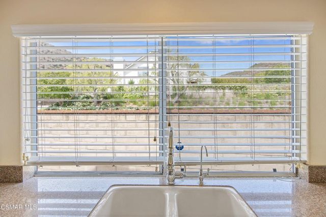 5490 Wembly Avenue, Oak Park, CA 91377