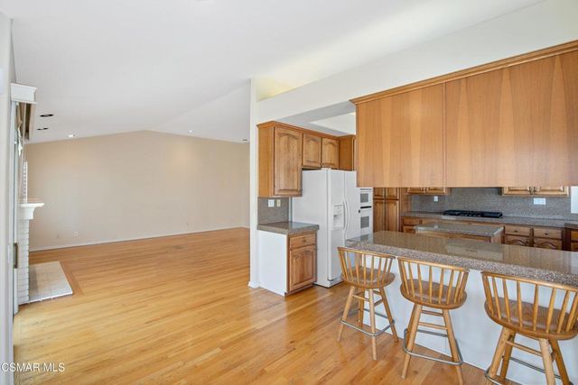 5490 Wembly Avenue, Oak Park, CA 91377